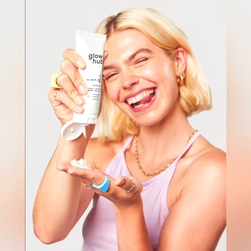 Glow Hub Pore Polish Facial Exfoliator
